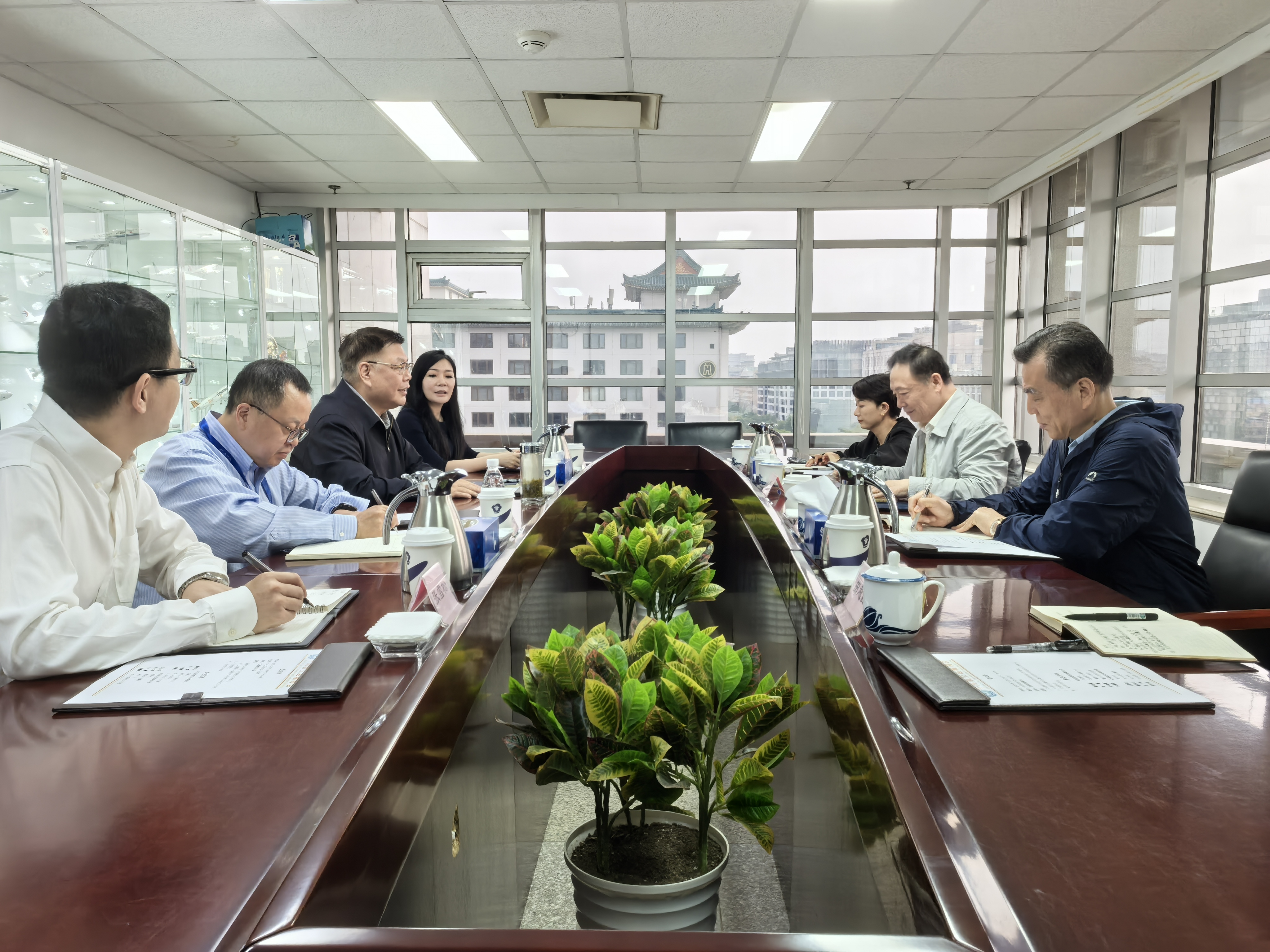 中国志愿服务基金会赴中国航空运输协会座谈交流
